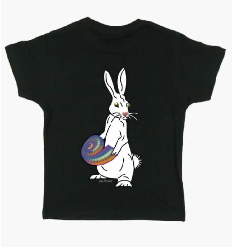 T shirt White Rabbit & Nautilus. The poetic makes the mundane magical.